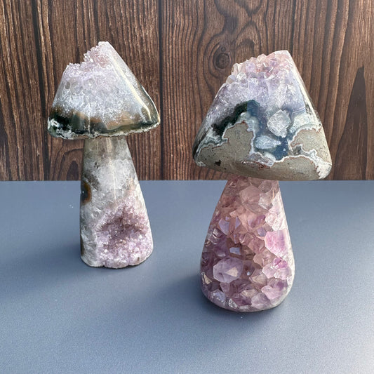 Small druzy amethyst mushroom